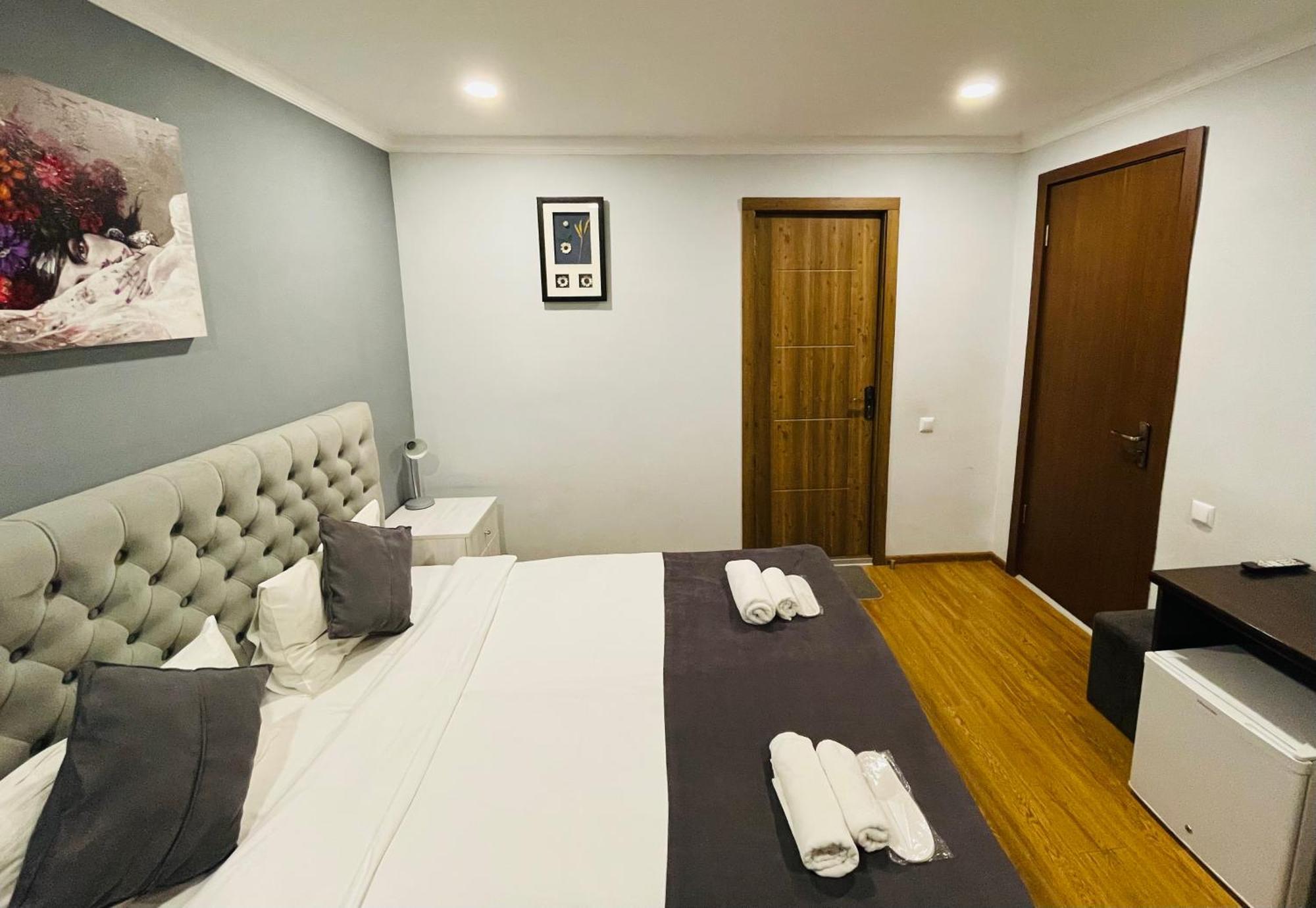 Book Hotel Тбилиси Экстерьер фото
